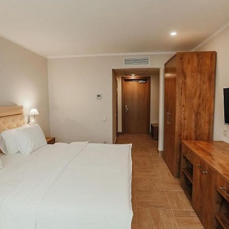 Amza Park Hotel Gagry Eksteriør bilde