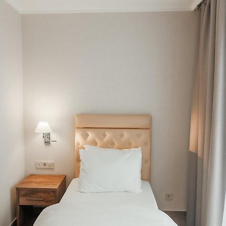 Amza Park Hotel Gagry Eksteriør bilde