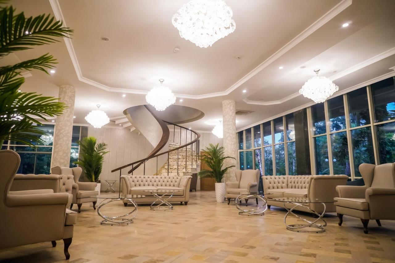 Amza Park Hotel Gagry Eksteriør bilde