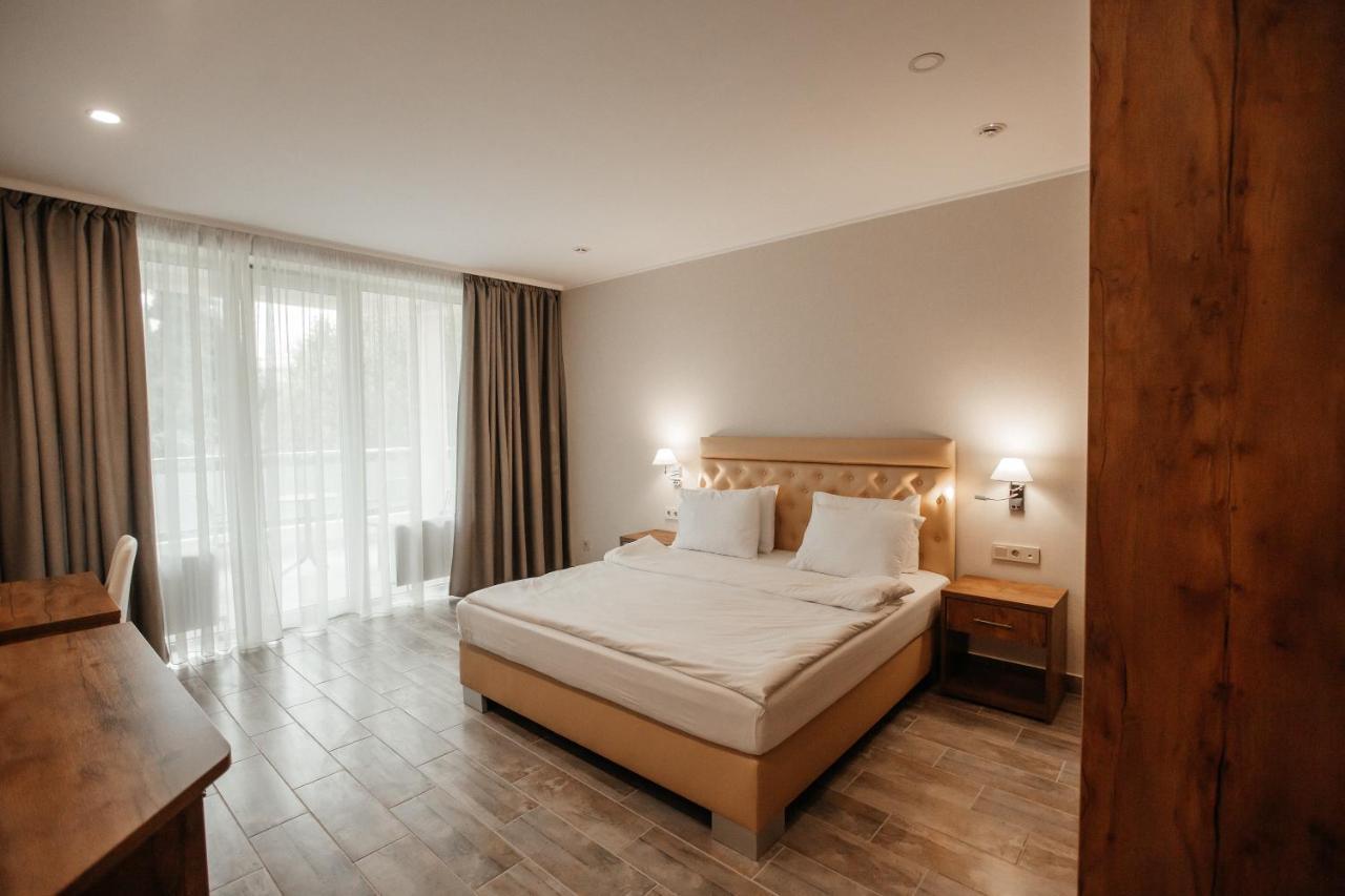 Amza Park Hotel Gagry Eksteriør bilde