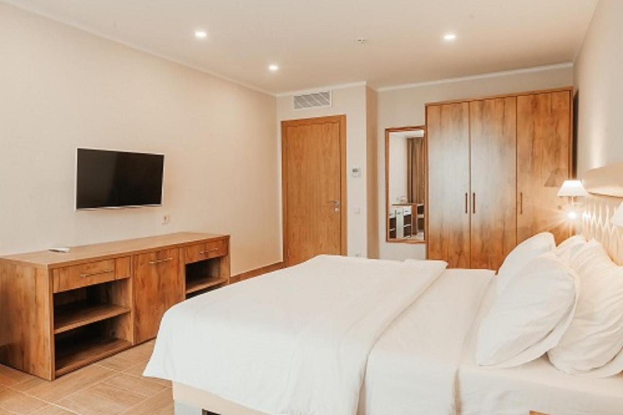 Amza Park Hotel Gagry Eksteriør bilde