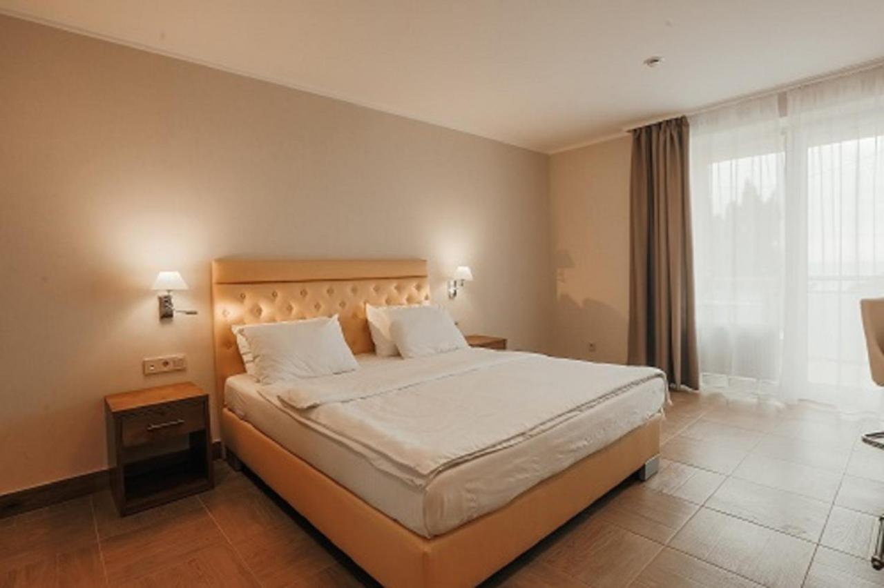 Amza Park Hotel Gagry Eksteriør bilde