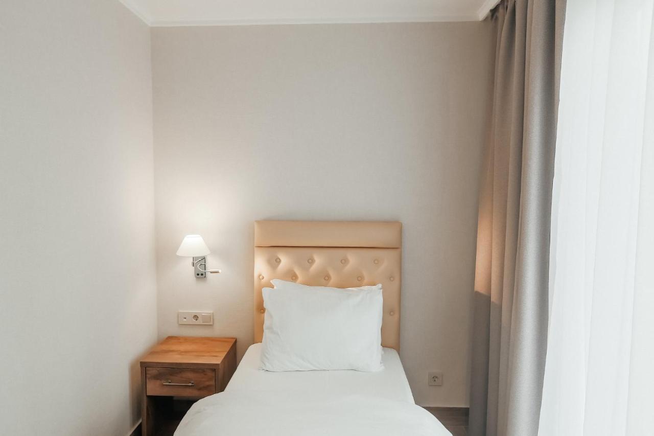 Amza Park Hotel Gagry Eksteriør bilde