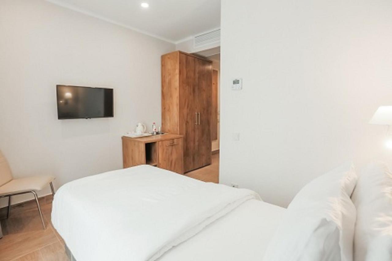 Amza Park Hotel Gagry Eksteriør bilde