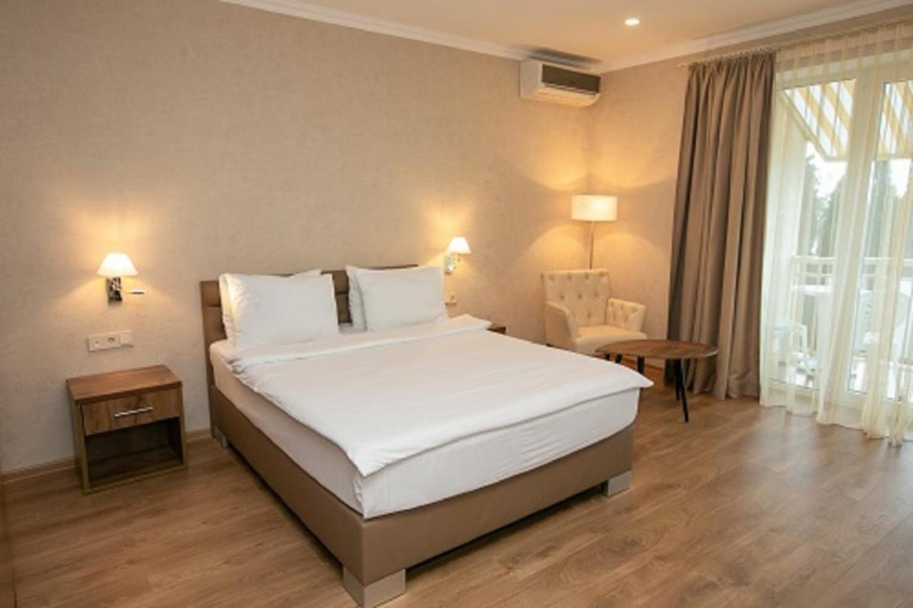Amza Park Hotel Gagry Eksteriør bilde