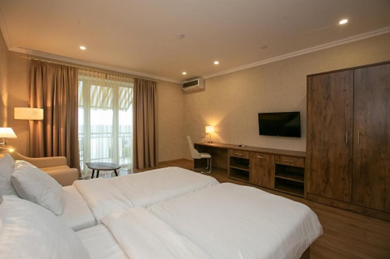 Amza Park Hotel Gagry Eksteriør bilde