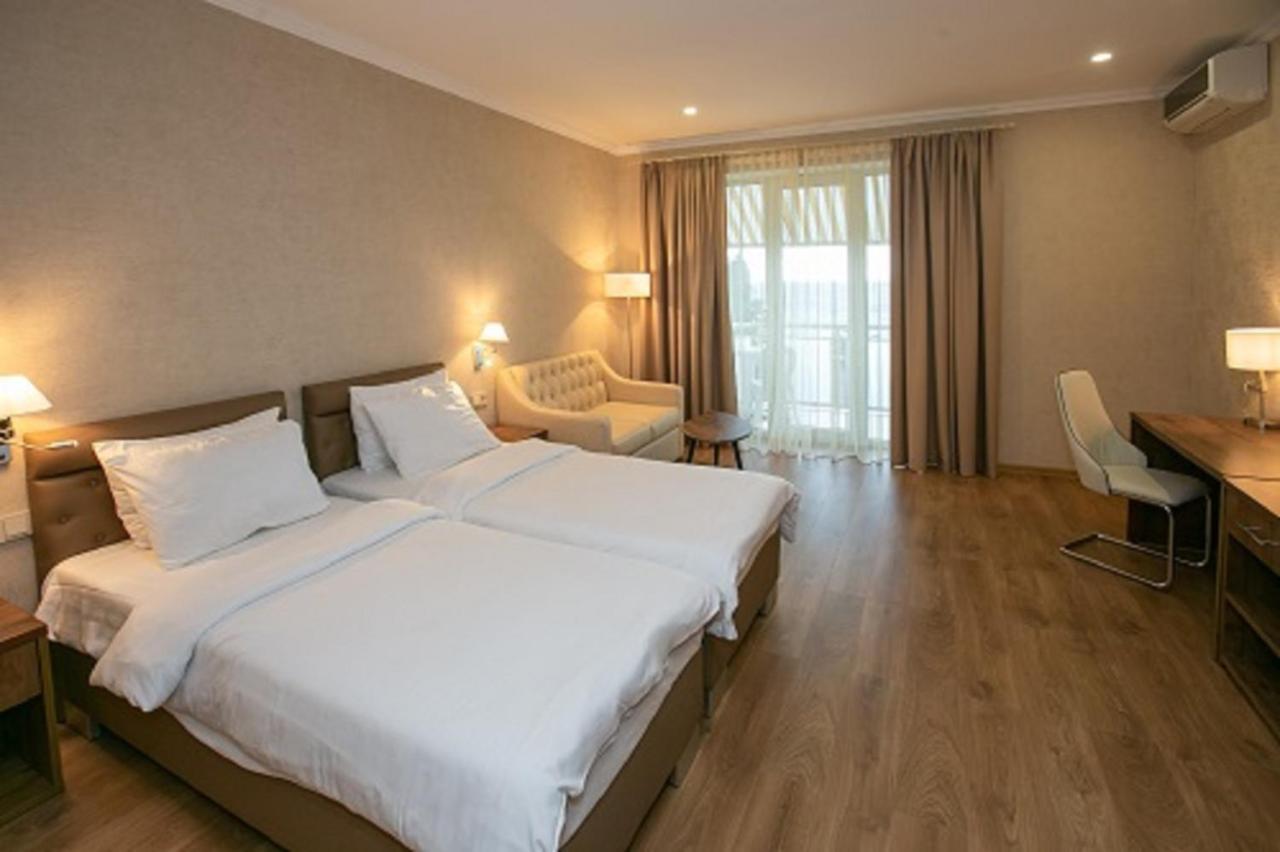 Amza Park Hotel Gagry Eksteriør bilde