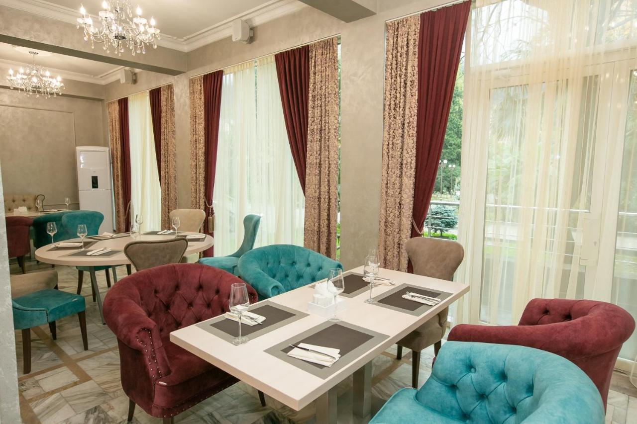 Amza Park Hotel Gagry Eksteriør bilde